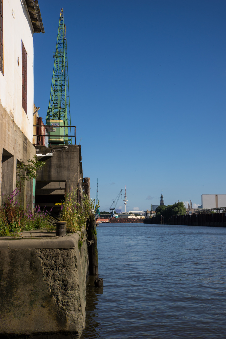 Hafen Hamburg: Kräne und Türme