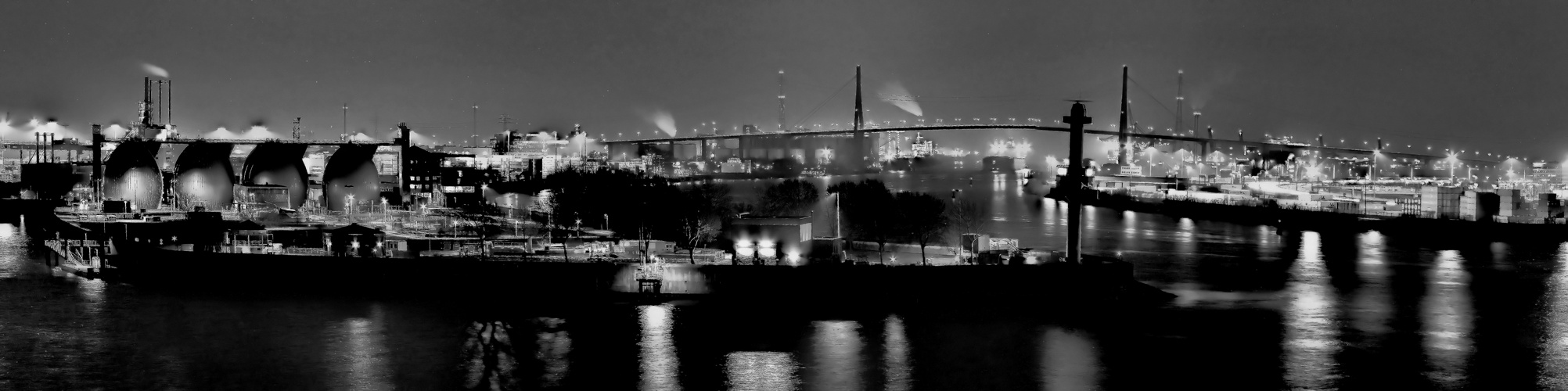 Hafen Hamburg - Mitternacht am Köhlbrand .....