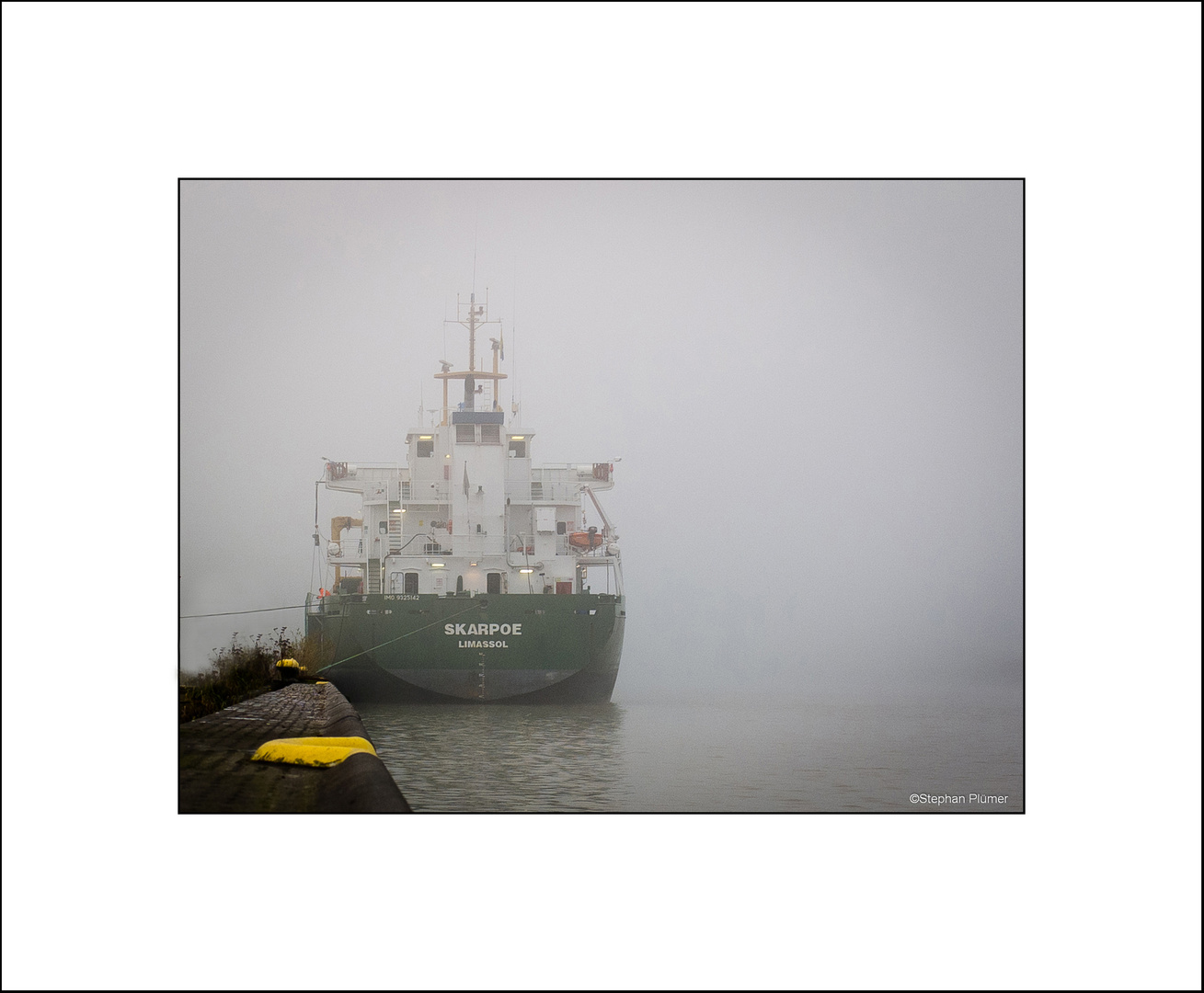 Hafen im Nebel