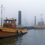 Hafen im Nebel