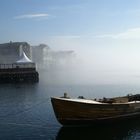 Hafen im Nebel