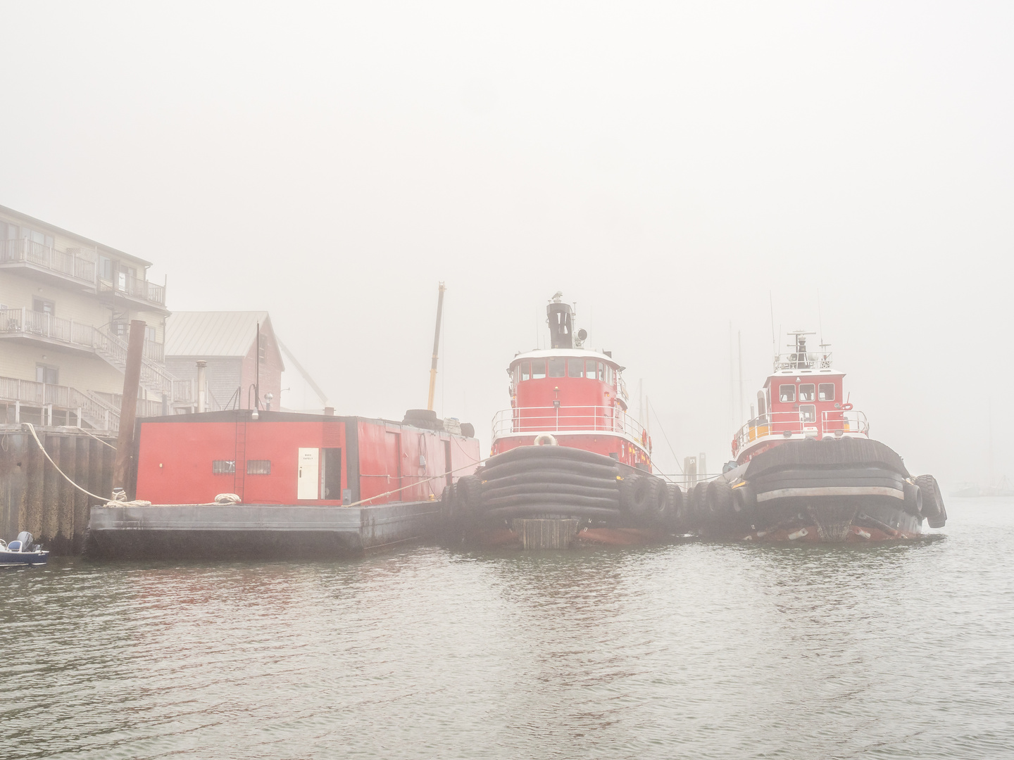 Hafen im Nebel