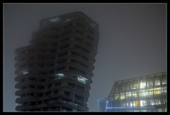 Hafen im Nebel - Marco Polo Tower