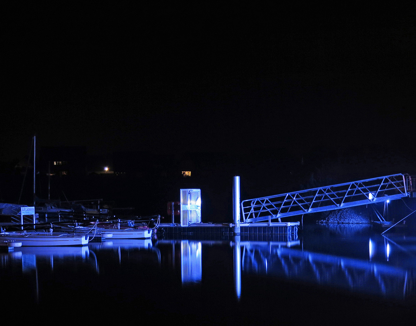 Hafen in blau