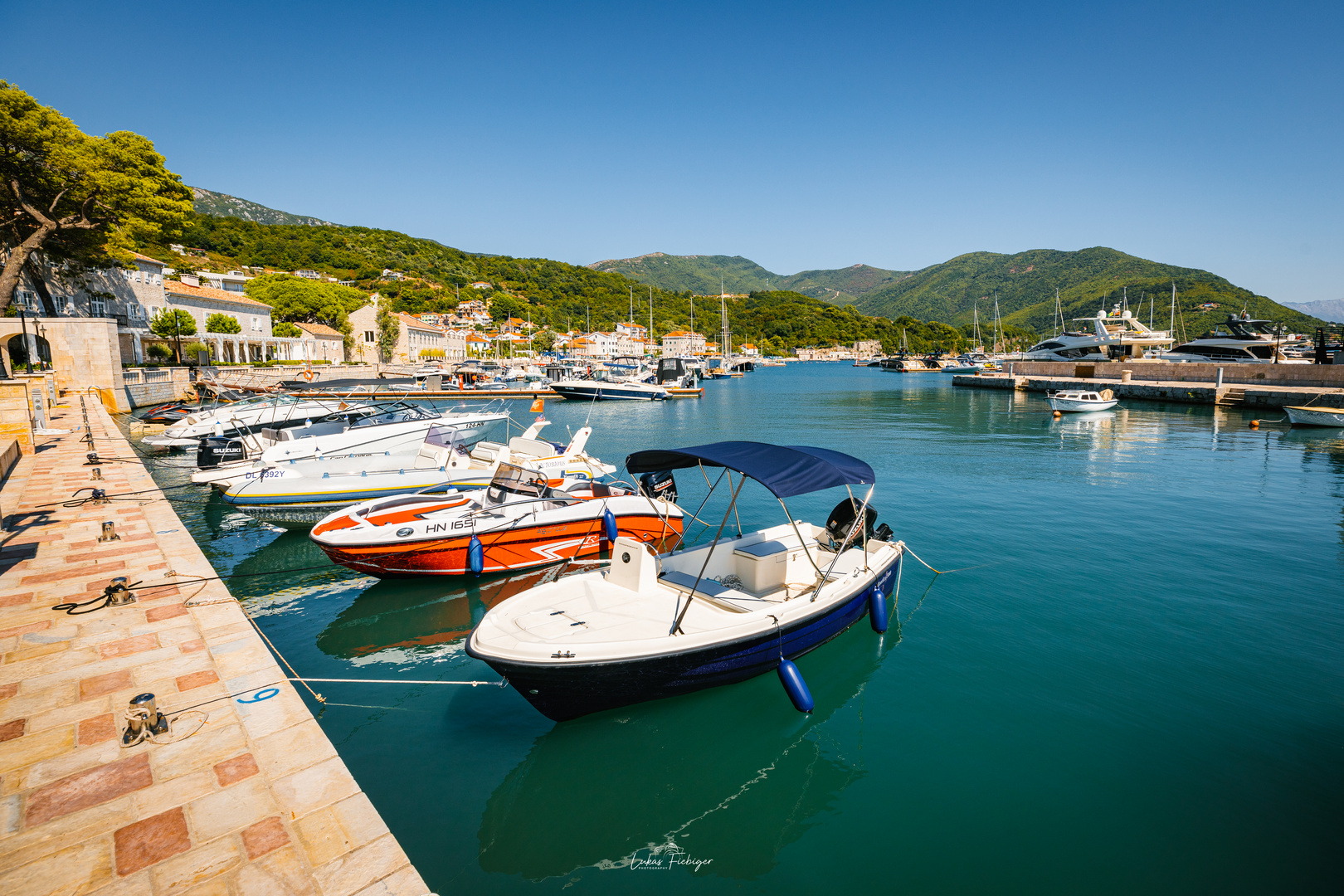 Hafen in der Bucht von Kotor