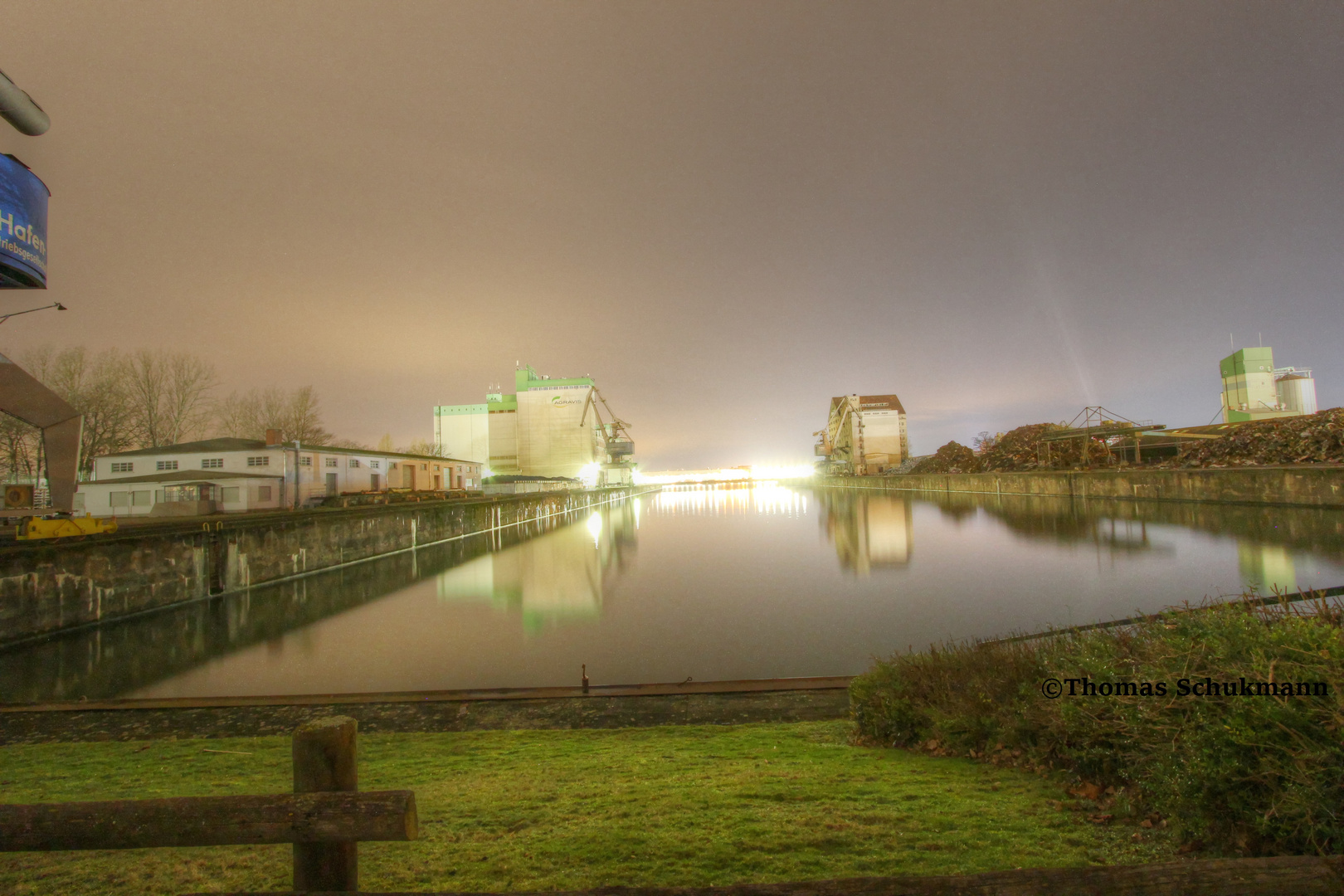 Hafen in der nacht ganz ruhig