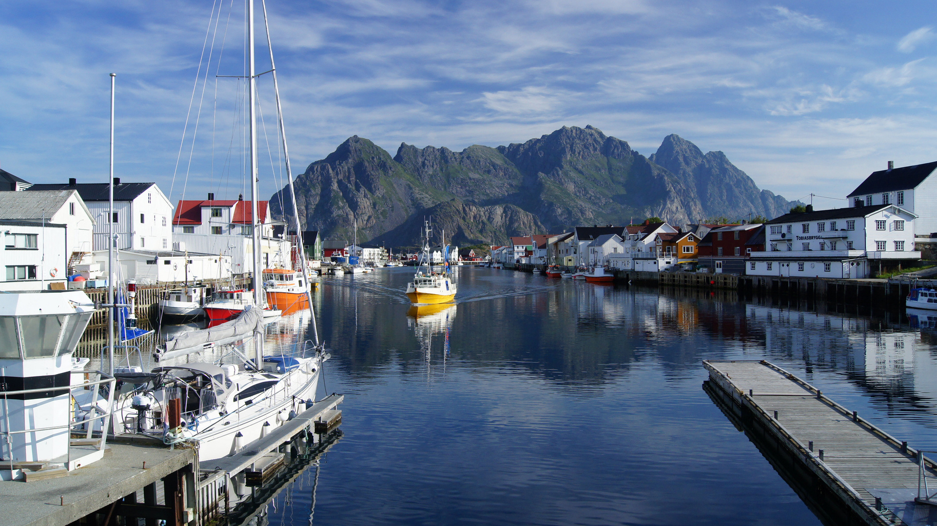 Hafen in Henningsvaer