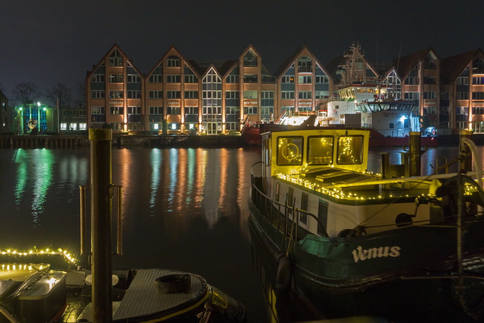 Hafen in Leer bei Nacht