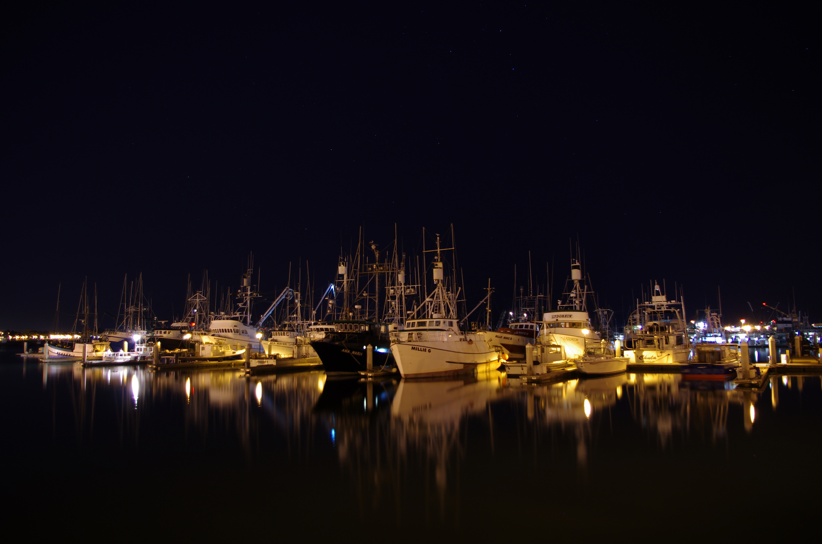 Hafen in San Diego bei Nacht