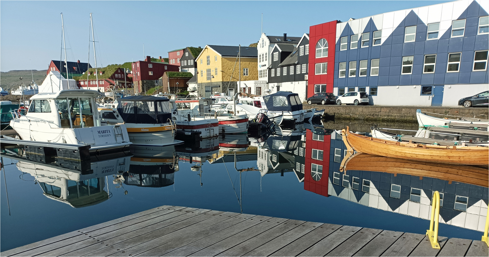 Hafen in Tórshavn - Hauptstadt der Färöer Inseln