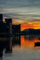 Hafen = innen, Sonne  = unten