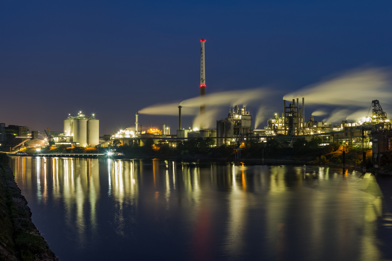 Hafen Krefeld by Night