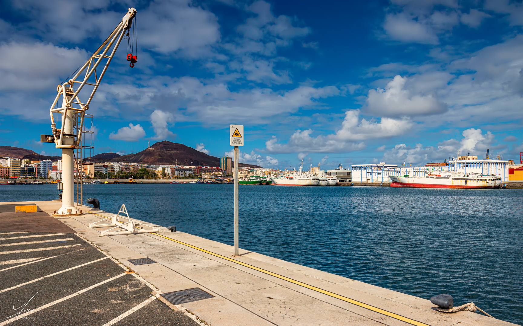 Hafen Las Palmas mit Blick auf die Halbinsel La Isleta