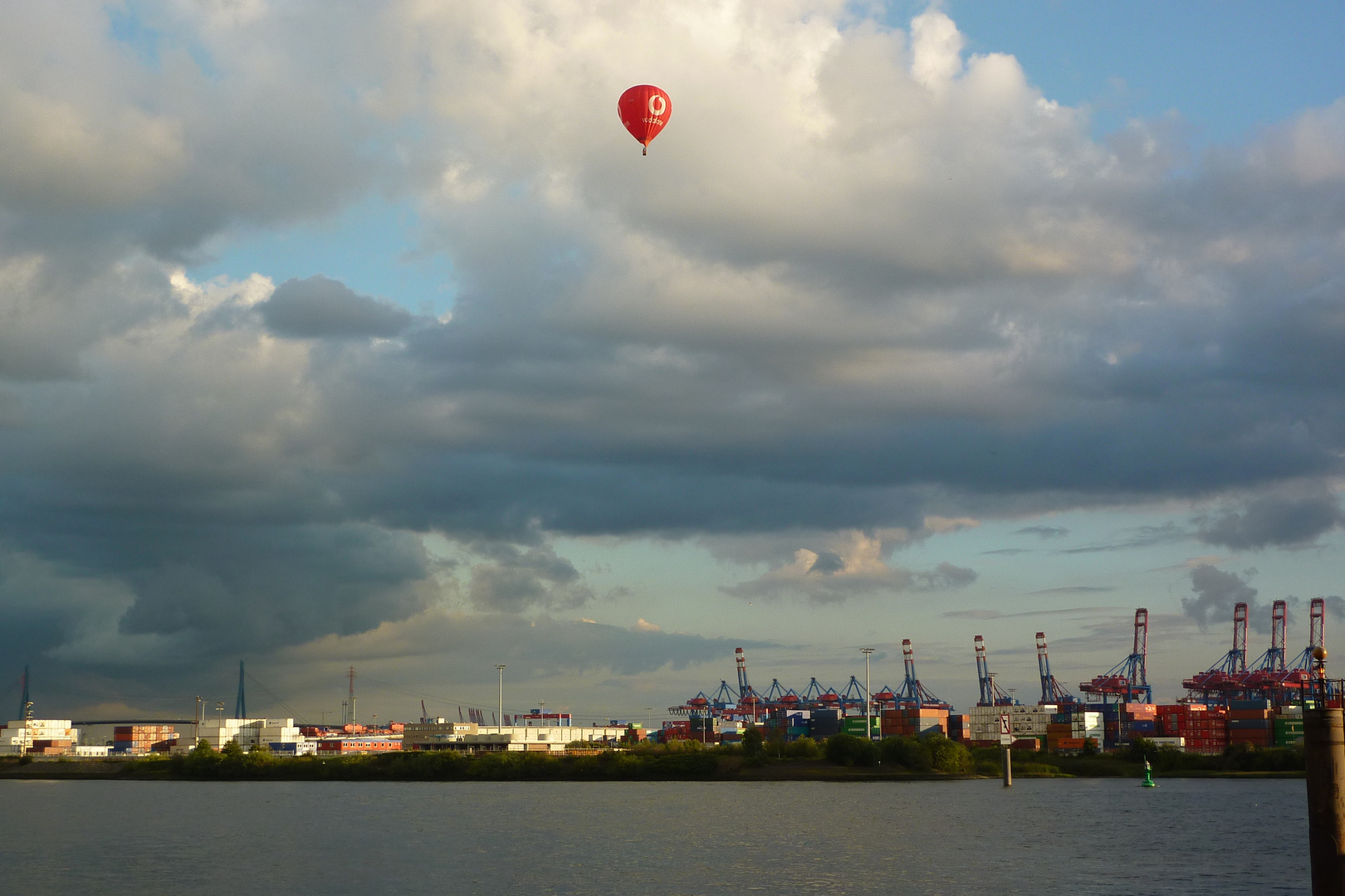 Hafen mit Ballon