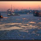 Hafen mit Eisgang