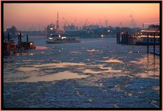 Hafen mit Eisgang