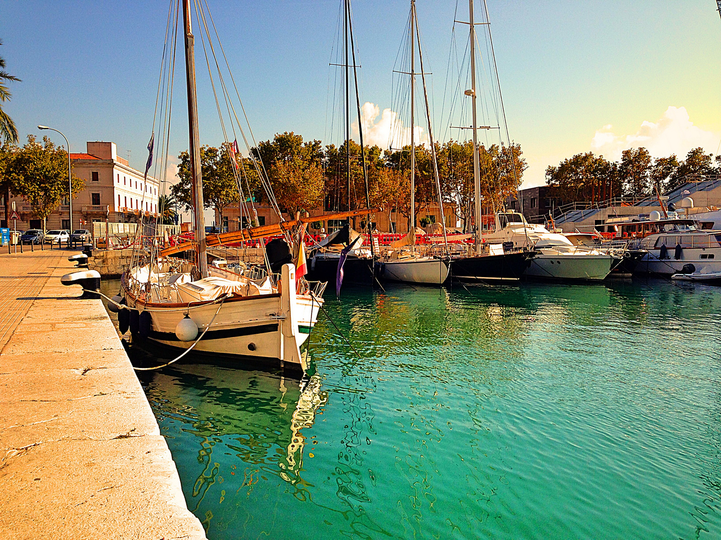 Hafen mit Llaut