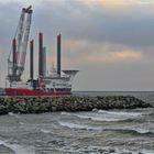 Hafen Mukran - Blick auf den Liegeplatz für die Verladung von Schwergut für die Offshore-Windparks 