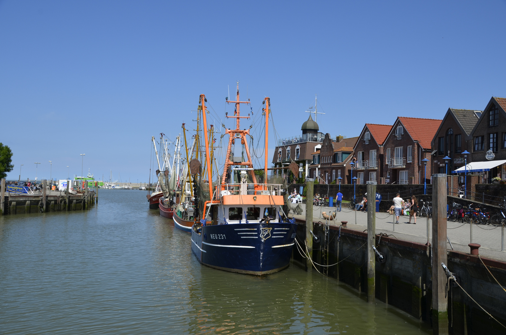 Hafen Neuharlingersiel 1