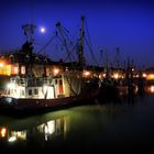 Hafen Neuharlingersiel bei Nacht