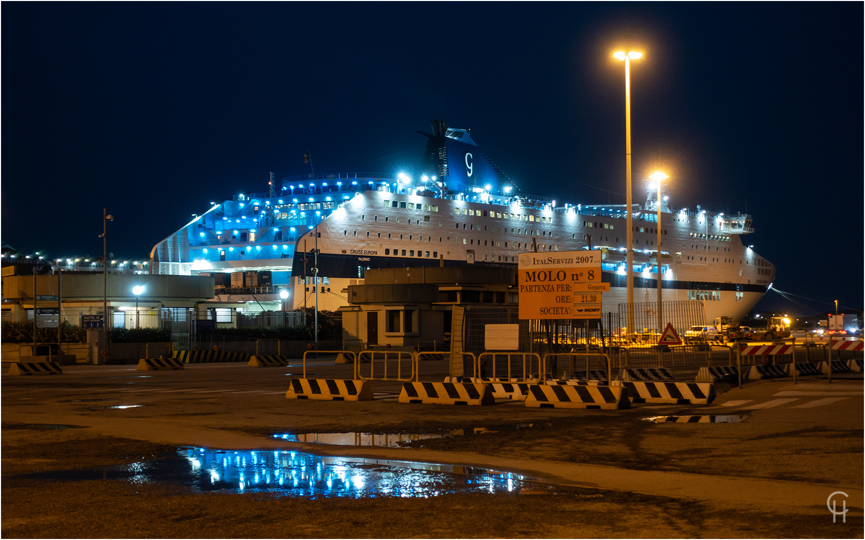 Hafen Olbia - Warten auf die Fähre