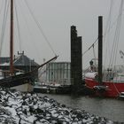 Hafen, Schnee und Nebel