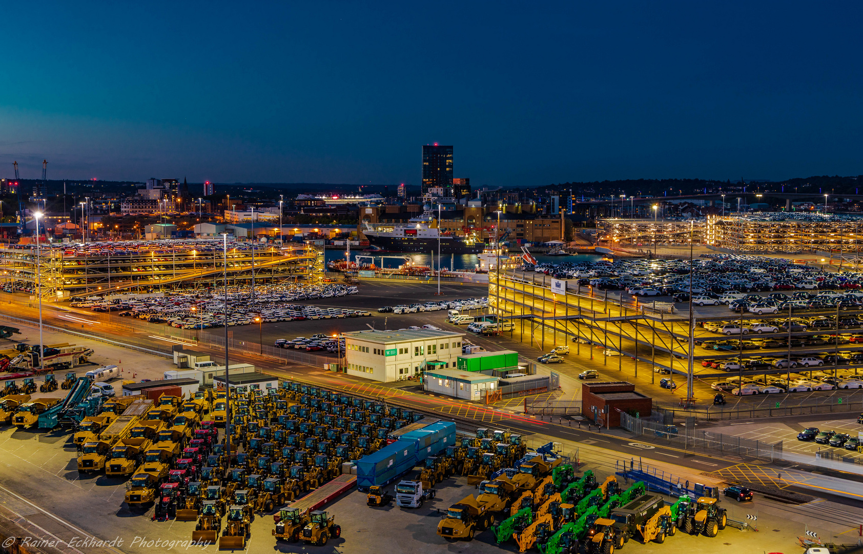 Hafen Southampton zur Blauen Stunde 