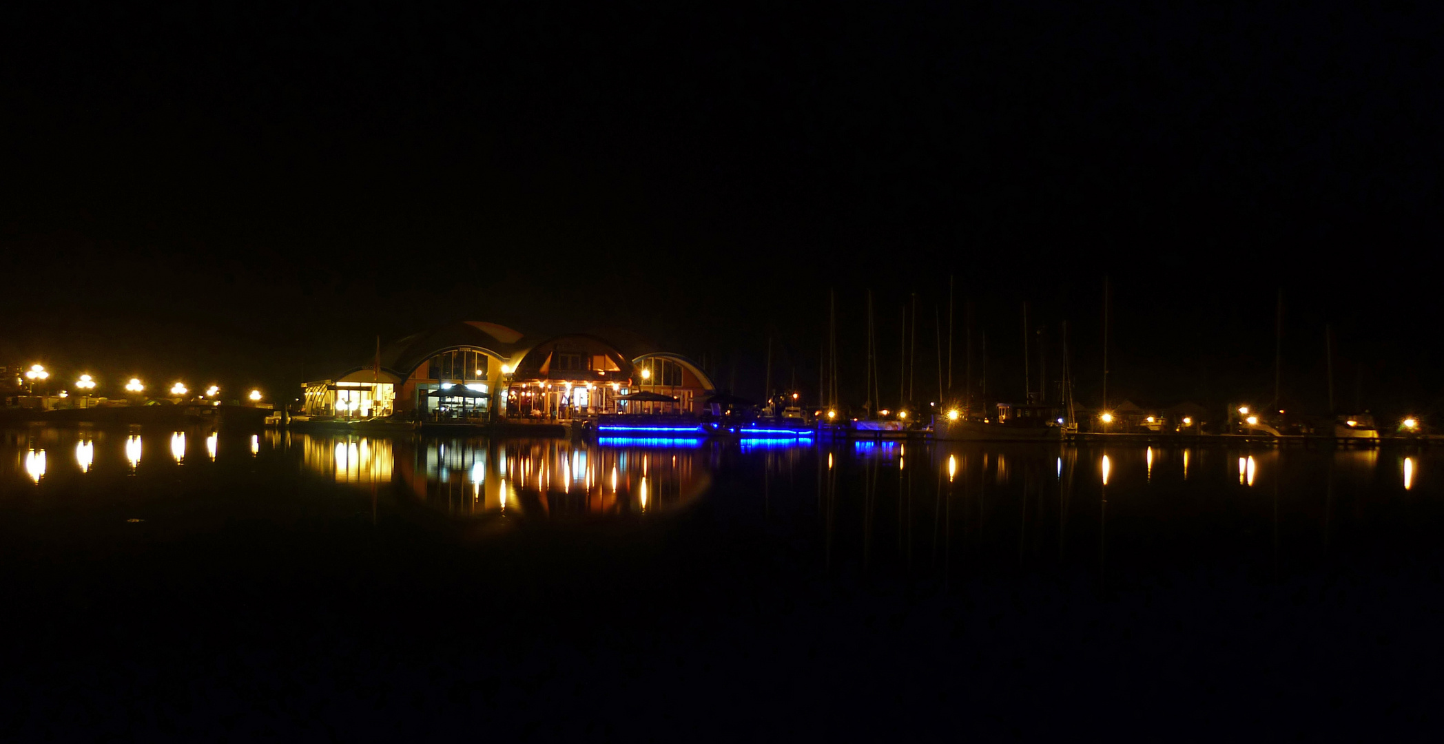 Hafen Tacozijl am Abend