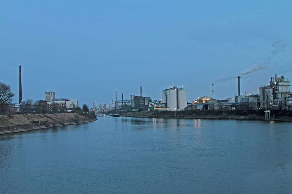 Hafen Uerdingen zur Blauen Stunde