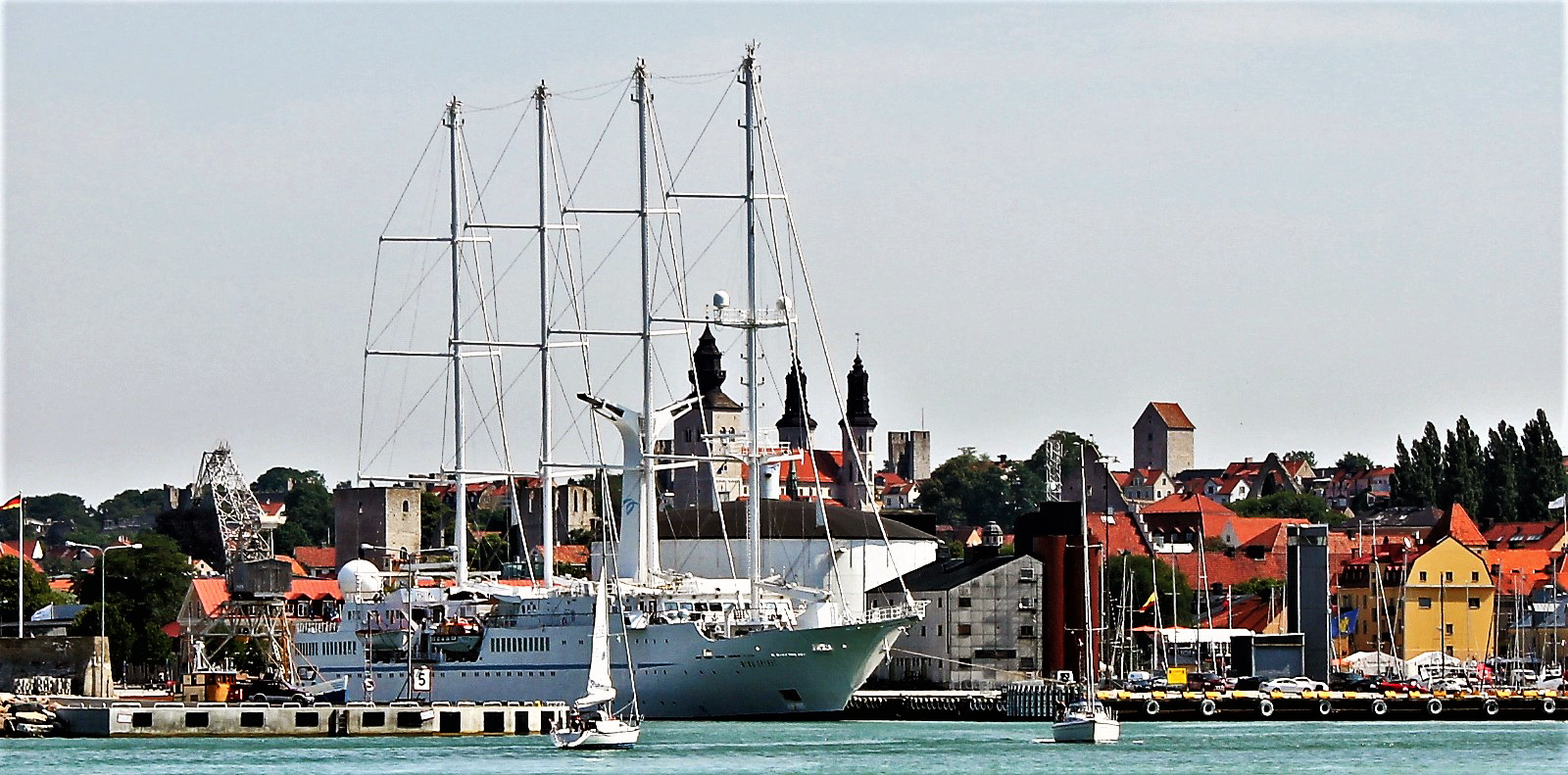 Hafen und Altstadt von Vispy