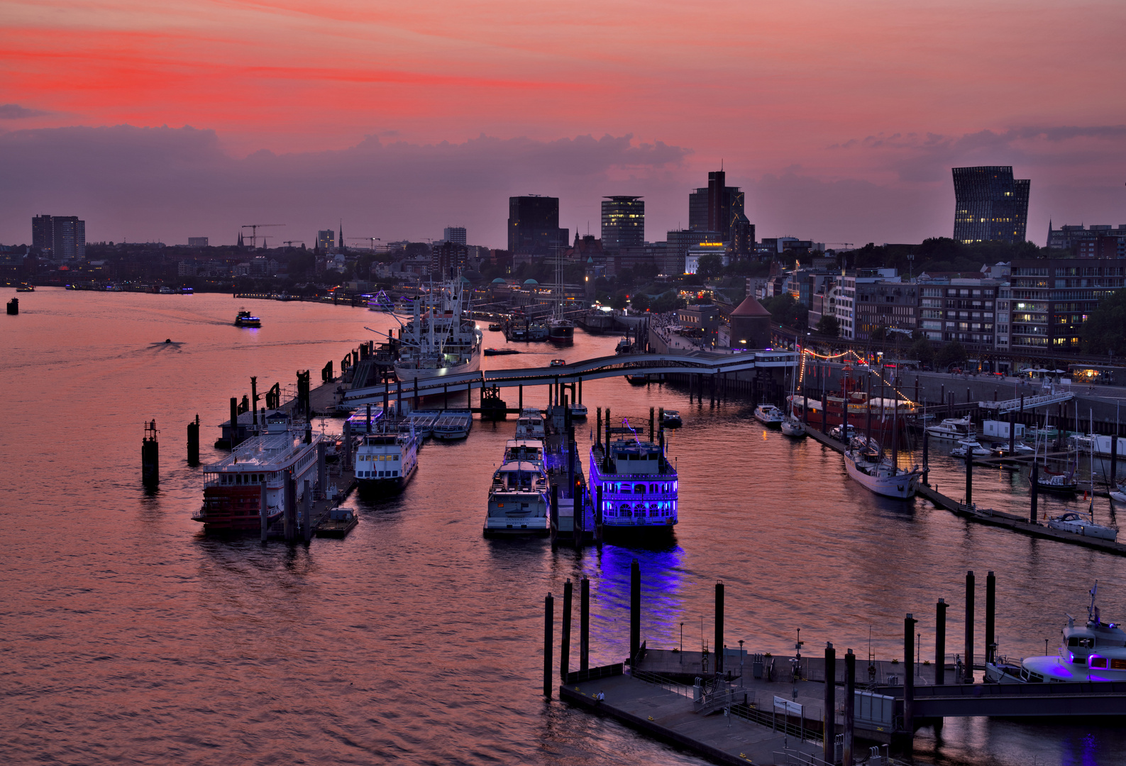 Hafen und Elbe 2