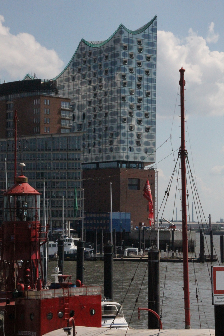 Hafen und Elbphilharmonie