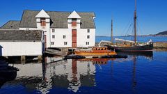 Hafen und Kontorhaus in Alesund