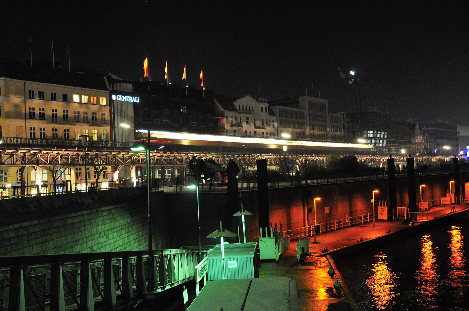 Hafen und U-Bahn Hamburg