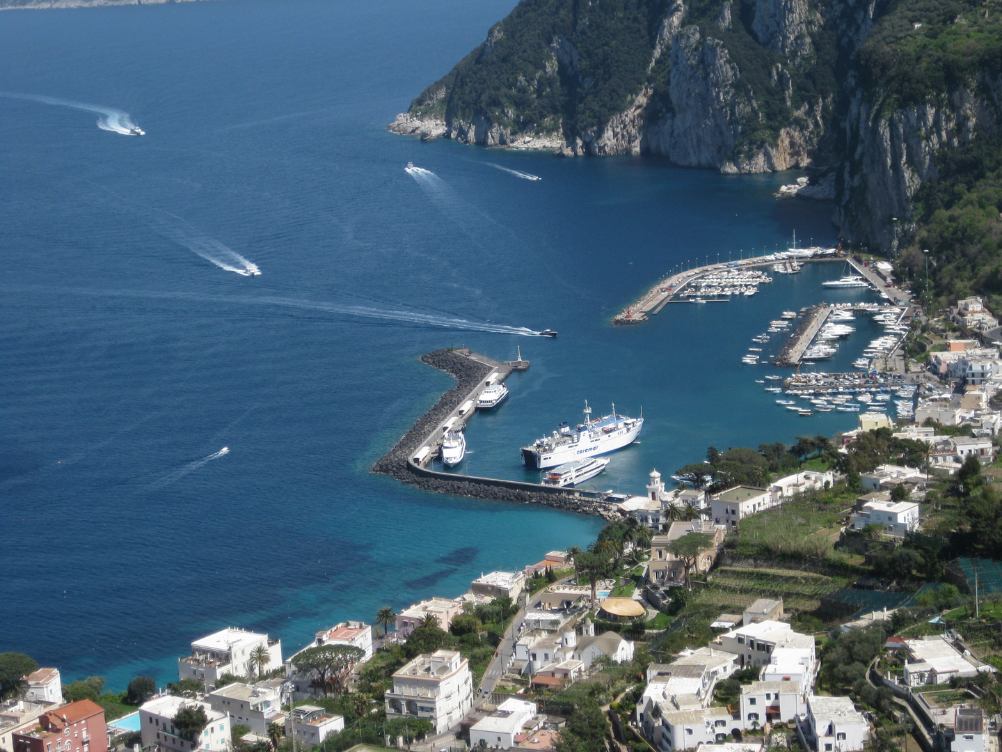 Hafen von Capri