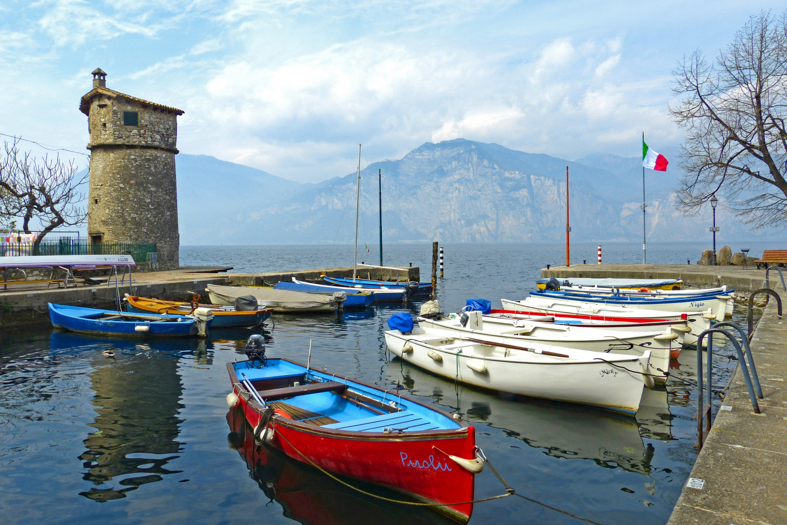 Hafen von Cassone