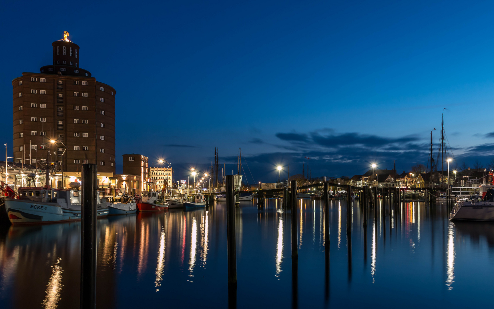 Hafen von Eckernförde zur blauen Stunde