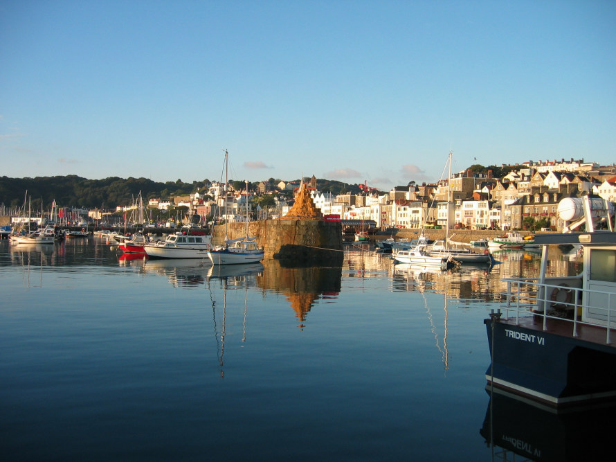 Hafen von Guernsey