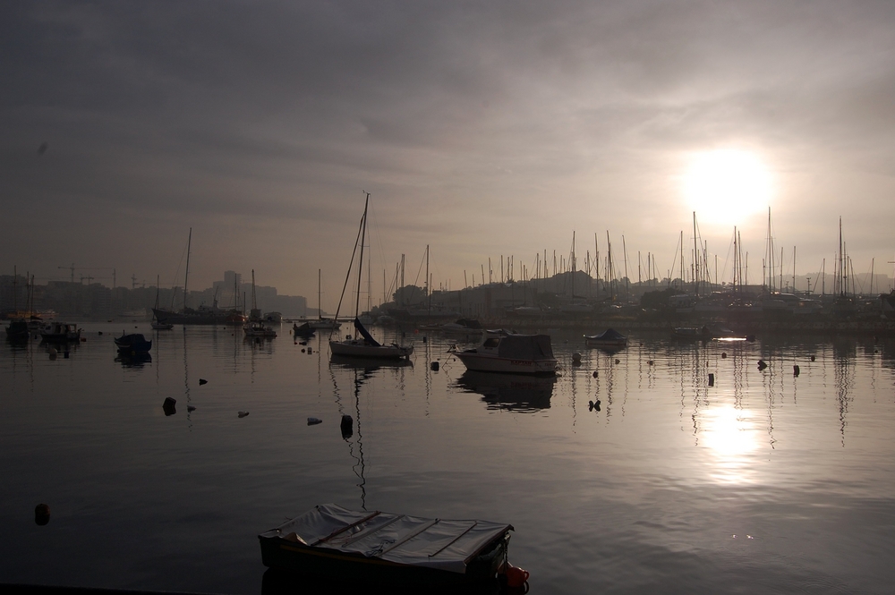 Hafen von Gzira/Sliema im Sonnenaufgang II