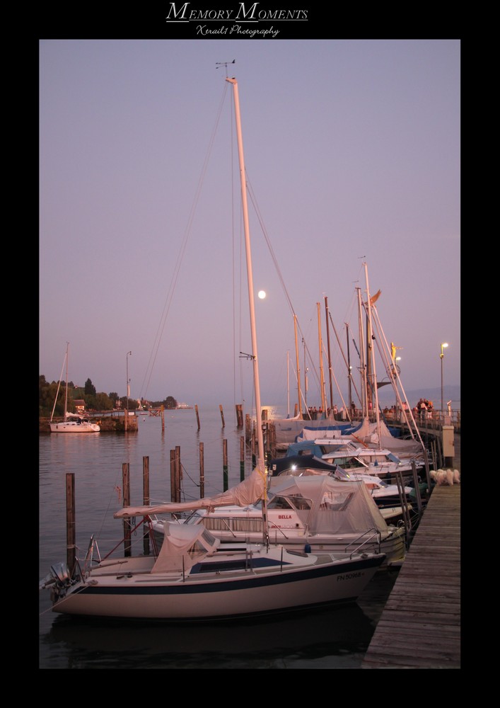 Hafen von Meersburg bei Vollmond