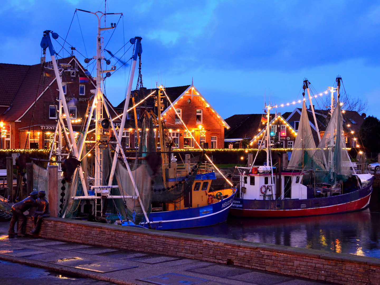 Hafen von Neuharlingersiel 2014