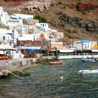 Hafen von Oia auf Santorin