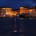 Hafen von Pula ( Kroatien )bei Nacht