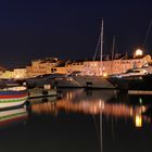 Hafen von St. Tropez bei Nacht