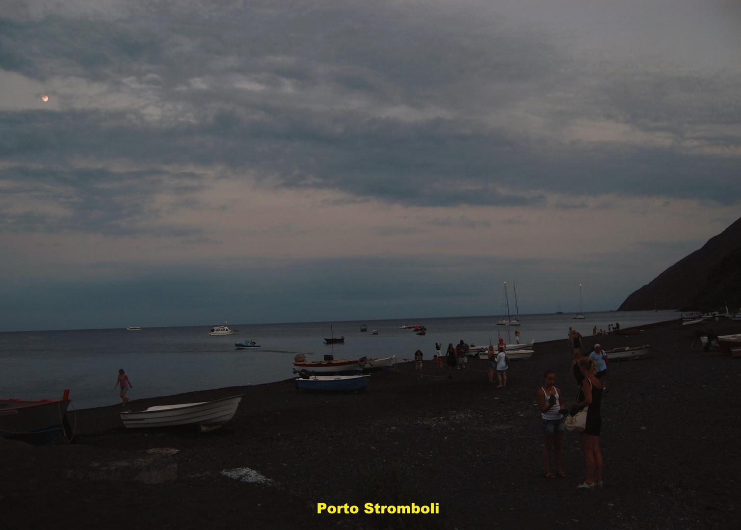 Hafen von Stromboli