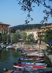 Hafen von Torri del Benaco