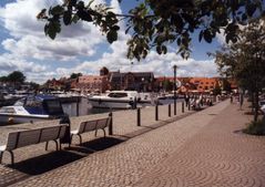 Hafen Waren