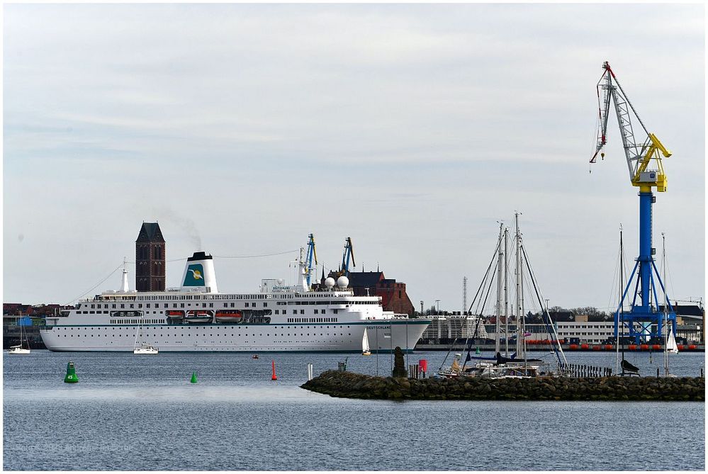 Hafen Wismar | Kreuzfahrtschiff "Deutschland" | #4