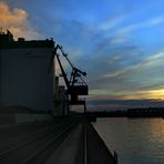 Hafen zur "Blauen Stunde"