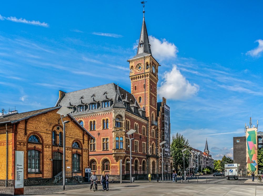 * Hafenamt Köln - Rheinauhafen *